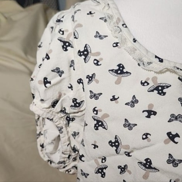 Top - Picture 4 of 6